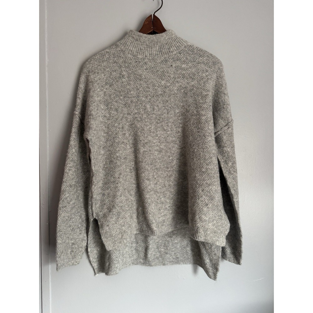 Women's Heathered Light Grey Mock Neck sweater Medium